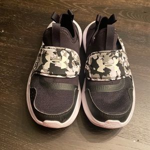 Under Armour Boys Athletic Shoes